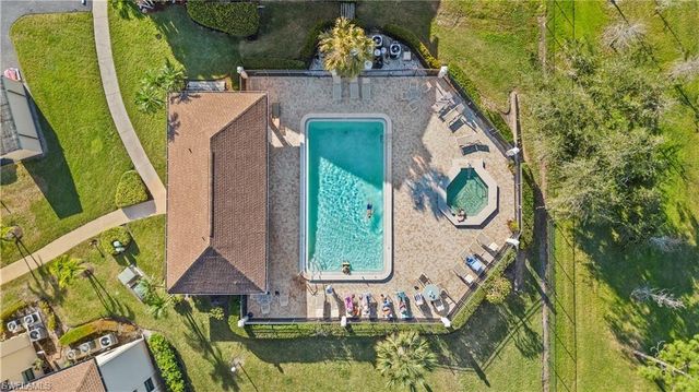 8565 Charter Club CIR 6, Fort Myers, FL 33919
