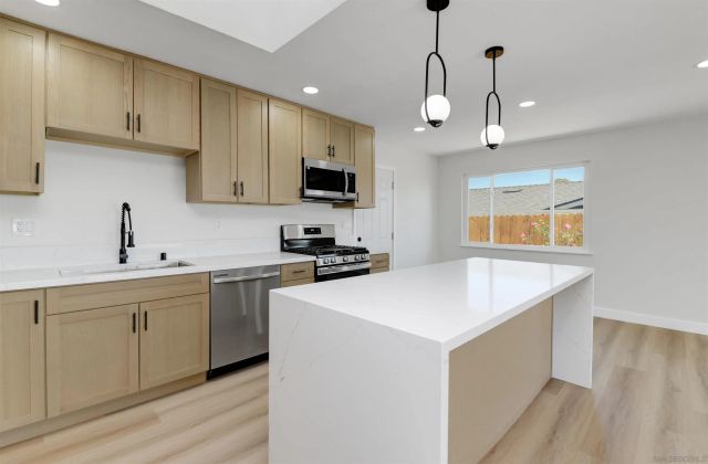 8375 Lake Ben Ave, San Diego, CA 92119