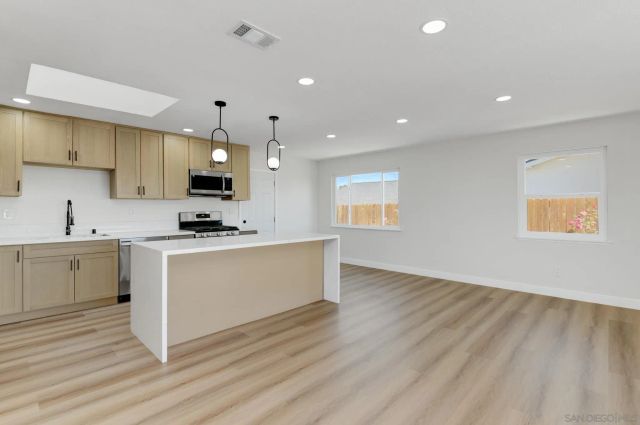 8375 Lake Ben Ave, San Diego, CA 92119