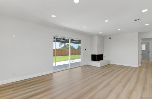 8375 Lake Ben Ave, San Diego, CA 92119