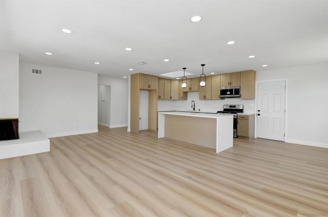 8375 Lake Ben Ave, San Diego, CA 92119