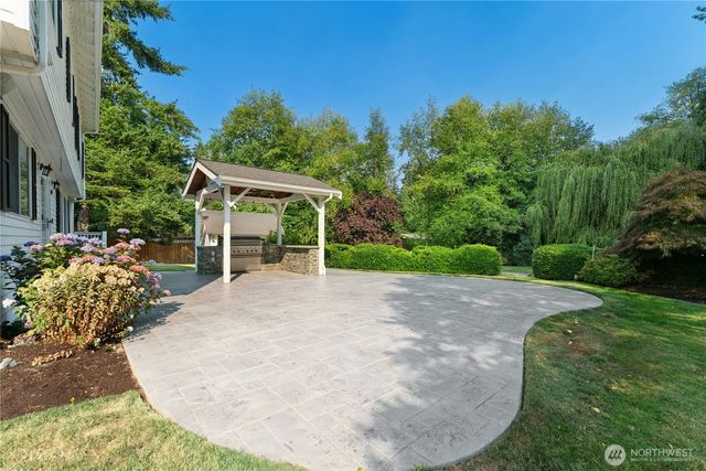 2836 213th Avenue SE, Sammamish, WA 98075