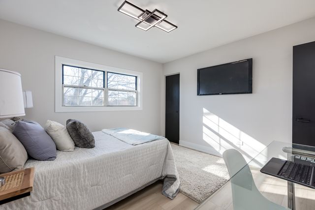 7114 Olde Gatehouse Road, Tinley Park, IL 60477