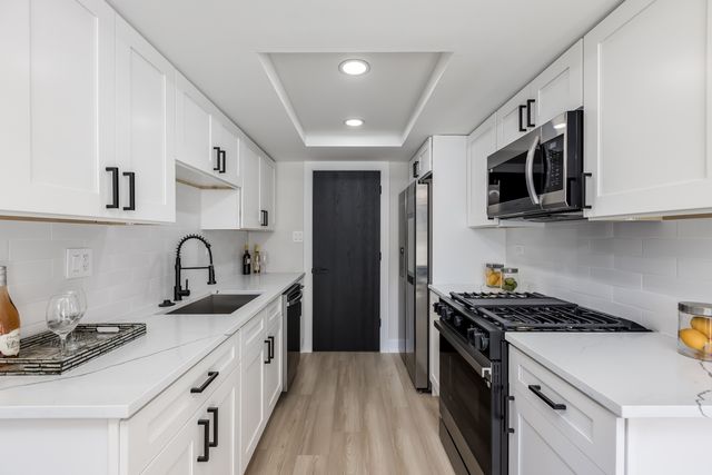 7114 Olde Gatehouse Road, Tinley Park, IL 60477