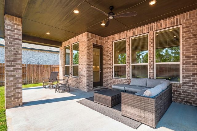 662 Lost Maples Bend Lane, Conroe, TX 77304