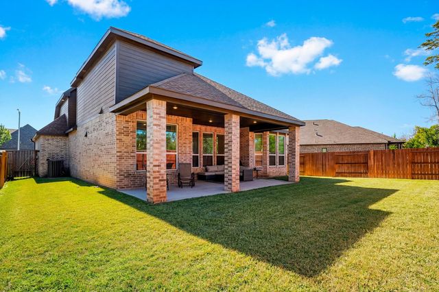 662 Lost Maples Bend Lane, Conroe, TX 77304