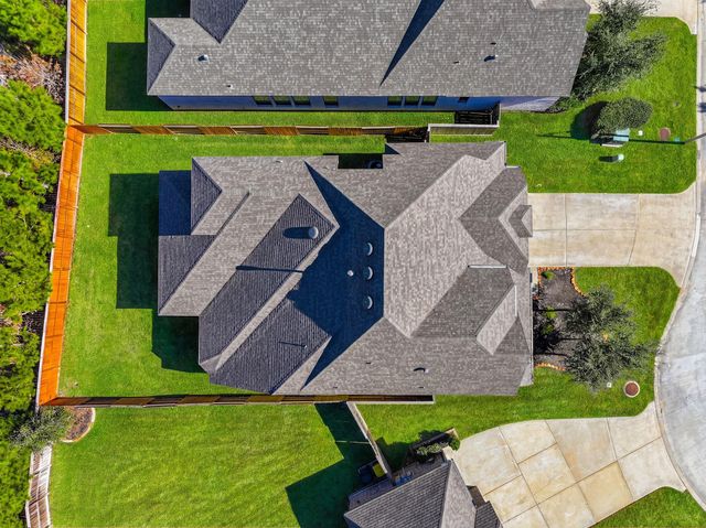 662 Lost Maples Bend Lane, Conroe, TX 77304