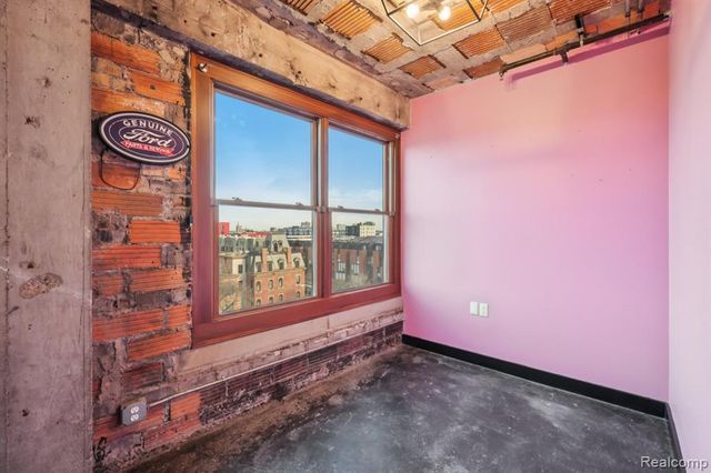 2915 John R Street, Detroit, MI 48201