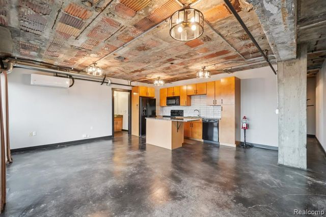 2915 John R Street, Detroit, MI 48201