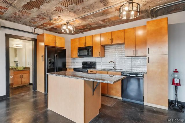 2915 John R Street, Detroit, MI 48201