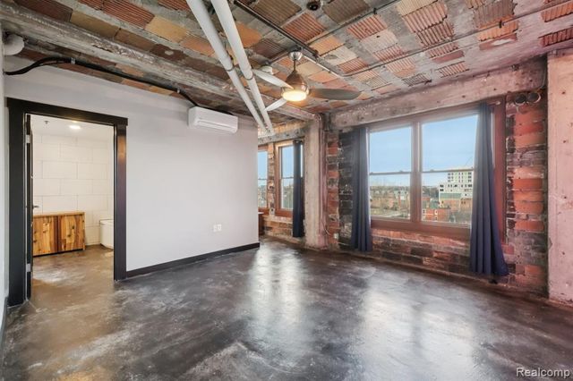 2915 John R Street, Detroit, MI 48201