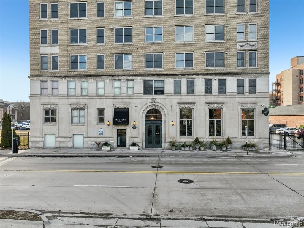 2915 John R Street, Detroit, MI 48201