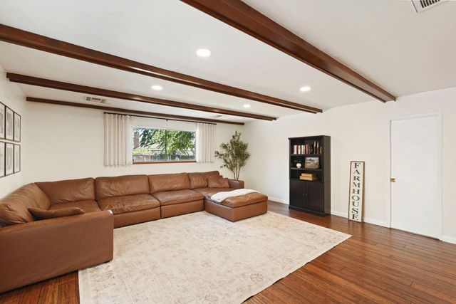 2430 Rutledge Way, Stockton, CA 95207