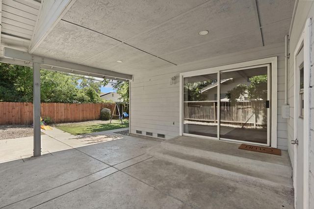 2430 Rutledge Way, Stockton, CA 95207