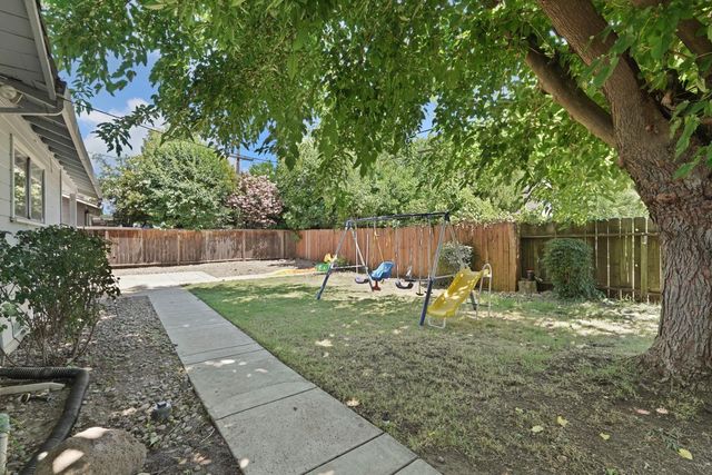 2430 Rutledge Way, Stockton, CA 95207
