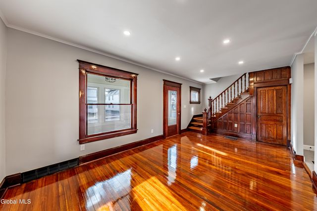 338 Eleanor Street, Schenectady, NY 12306