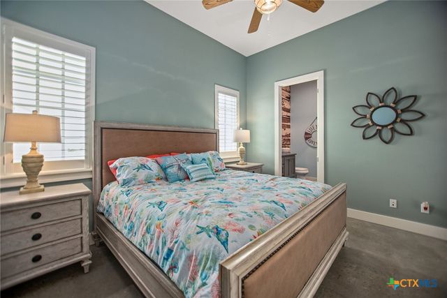 230 Chateau Way, Port O'connor, TX 77982