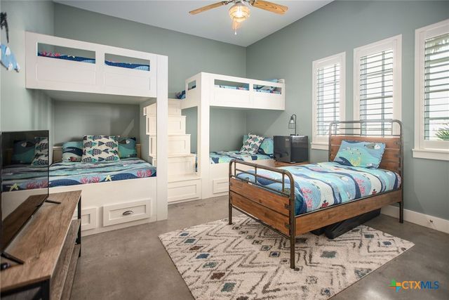 230 Chateau Way, Port O'connor, TX 77982