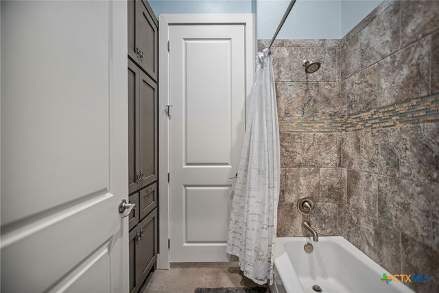 230 Chateau Way, Port O'connor, TX 77982