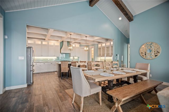 230 Chateau Way, Port O'connor, TX 77982