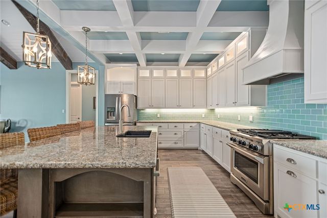 230 Chateau Way, Port O'connor, TX 77982