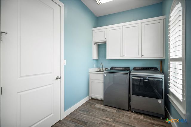 230 Chateau Way, Port O'connor, TX 77982