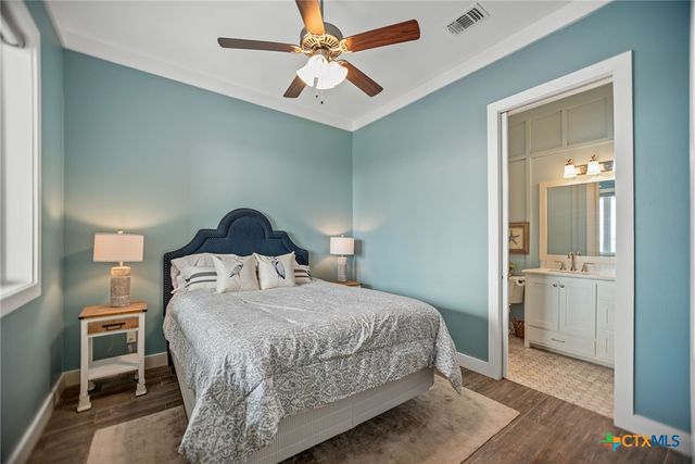 230 Chateau Way, Port O'connor, TX 77982