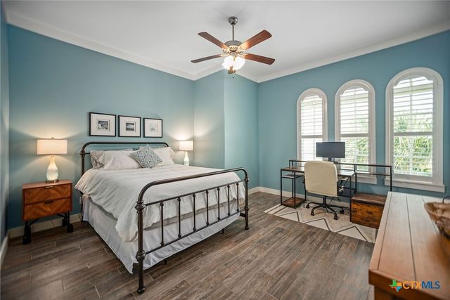 230 Chateau Way, Port O'connor, TX 77982