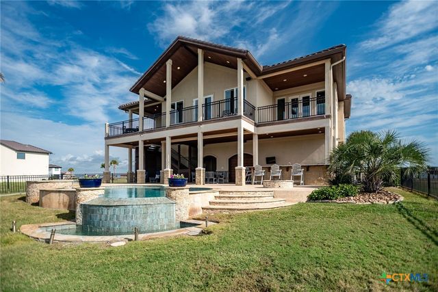 230 Chateau Way, Port O'connor, TX 77982