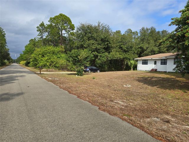 1652 LAKE AVENUE, Lehigh Acres, FL 33972