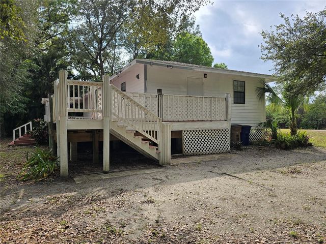 1652 LAKE AVENUE, Lehigh Acres, FL 33972