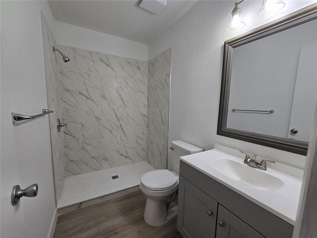 1652 LAKE AVENUE, Lehigh Acres, FL 33972