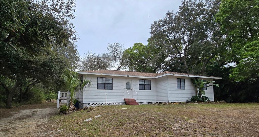 1652 LAKE AVENUE, Lehigh Acres, FL 33972