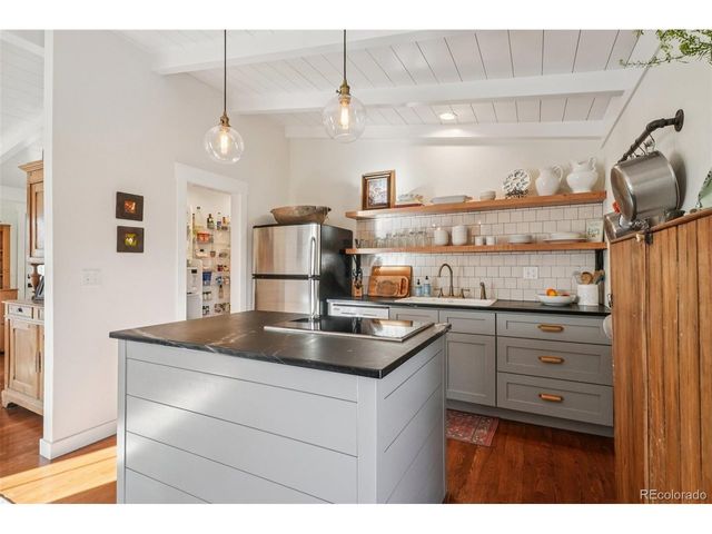 7542 Nikau Dr, Niwot, CO 80503