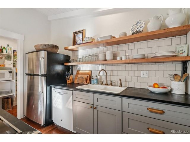 7542 Nikau Dr, Niwot, CO 80503