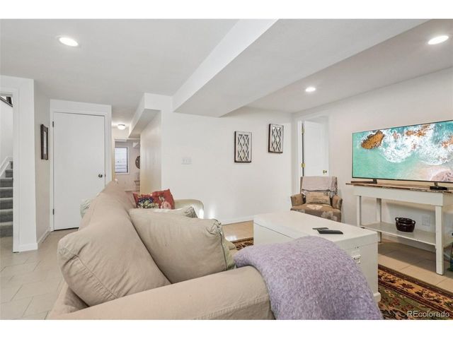 7542 Nikau Dr, Niwot, CO 80503