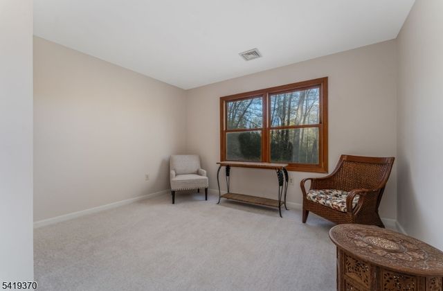 10 Glenn Ave, Glen Gardner Boro, NJ 08826