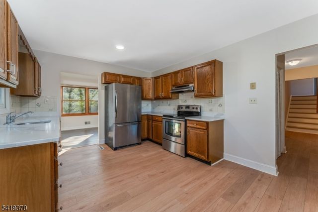 10 Glenn Ave, Glen Gardner Boro, NJ 08826
