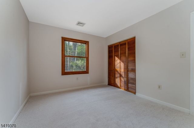 10 Glenn Ave, Glen Gardner Boro, NJ 08826