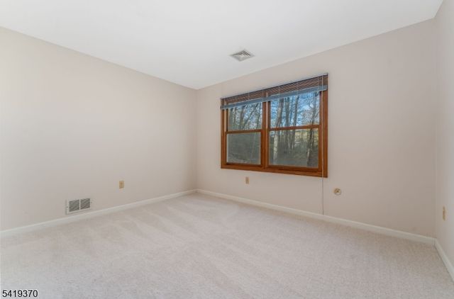 10 Glenn Ave, Glen Gardner Boro, NJ 08826