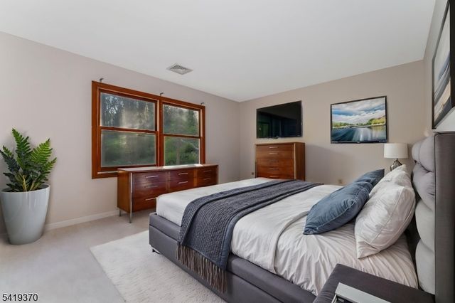 10 Glenn Ave, Glen Gardner Boro, NJ 08826