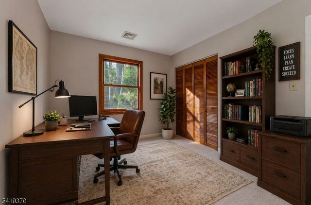10 Glenn Ave, Glen Gardner Boro, NJ 08826