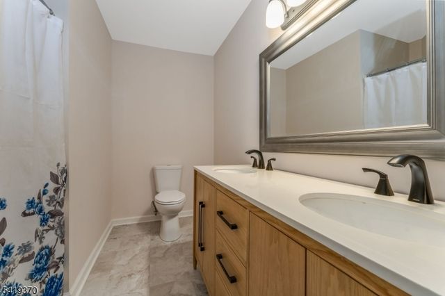 10 Glenn Ave, Glen Gardner Boro, NJ 08826