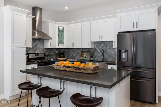 2040 N Madison Avenue, Altadena, CA 91001