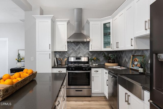 2040 N Madison Avenue, Altadena, CA 91001