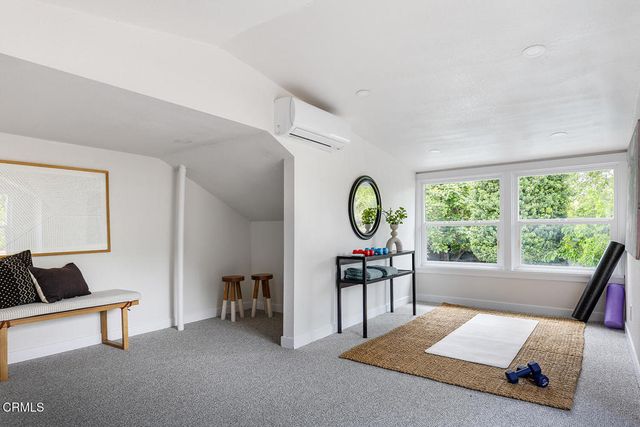 2040 N Madison Avenue, Altadena, CA 91001