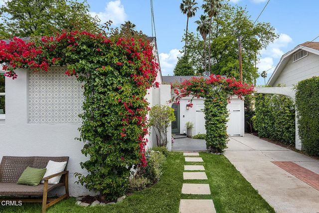 2040 N Madison Avenue, Altadena, CA 91001