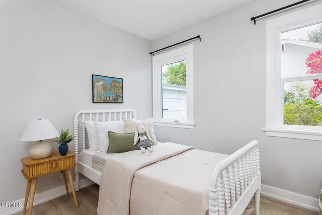 2040 N Madison Avenue, Altadena, CA 91001