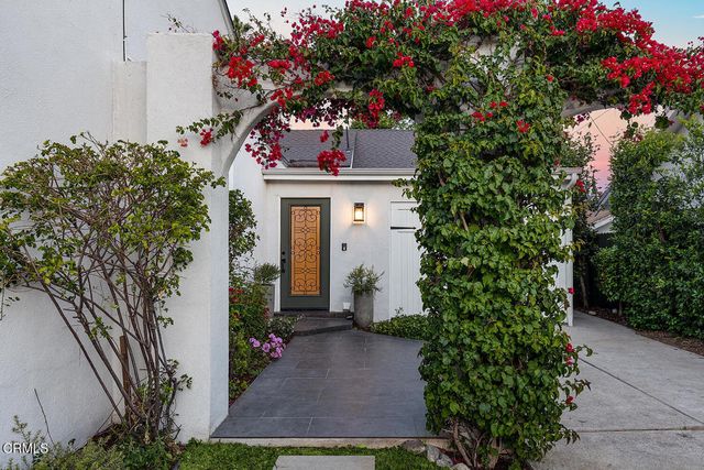 2040 N Madison Avenue, Altadena, CA 91001