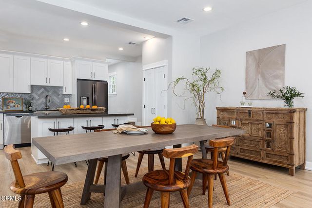 2040 N Madison Avenue, Altadena, CA 91001